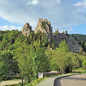  Територія історико-культурного заповідника Тустань 